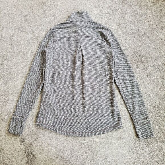 Lululemon Shirt Womens 6 Gray Pullover 1/4 Zip Gym Training Running - Picture 8 of 13